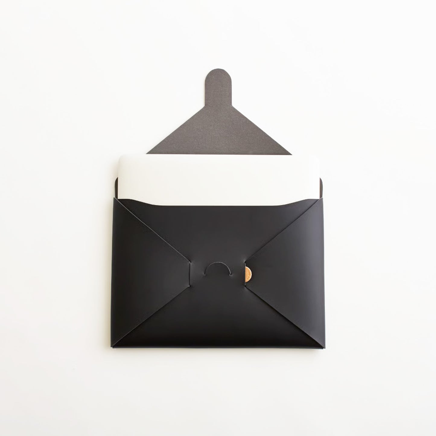 SEAMLESS CLUTCH BAG-M BLACK