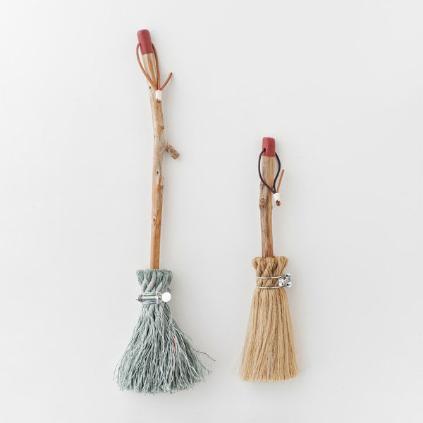 Driftwood and Rope Broom BEIGE