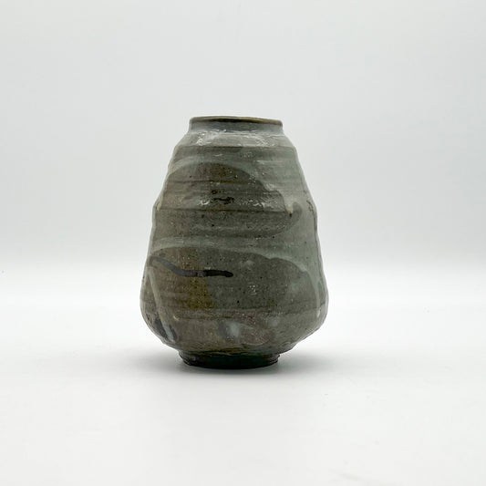 White Slip Flower Vase_Kanata Shisama