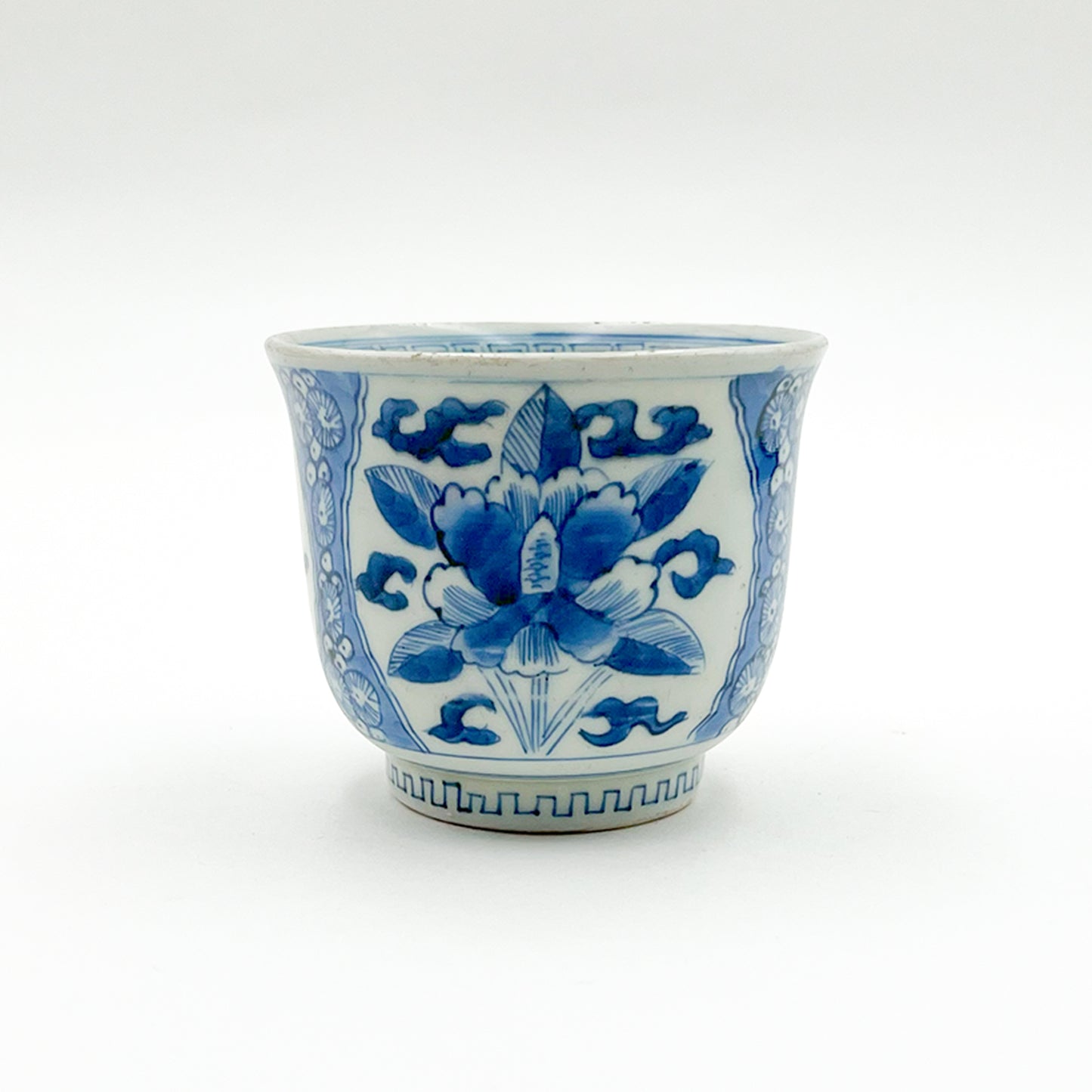 VINTAGE Tea Cup E
