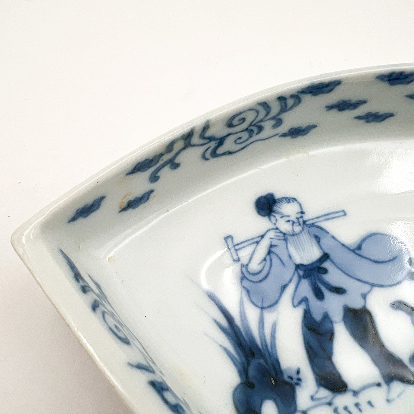 VINTAGE Medium Plate A