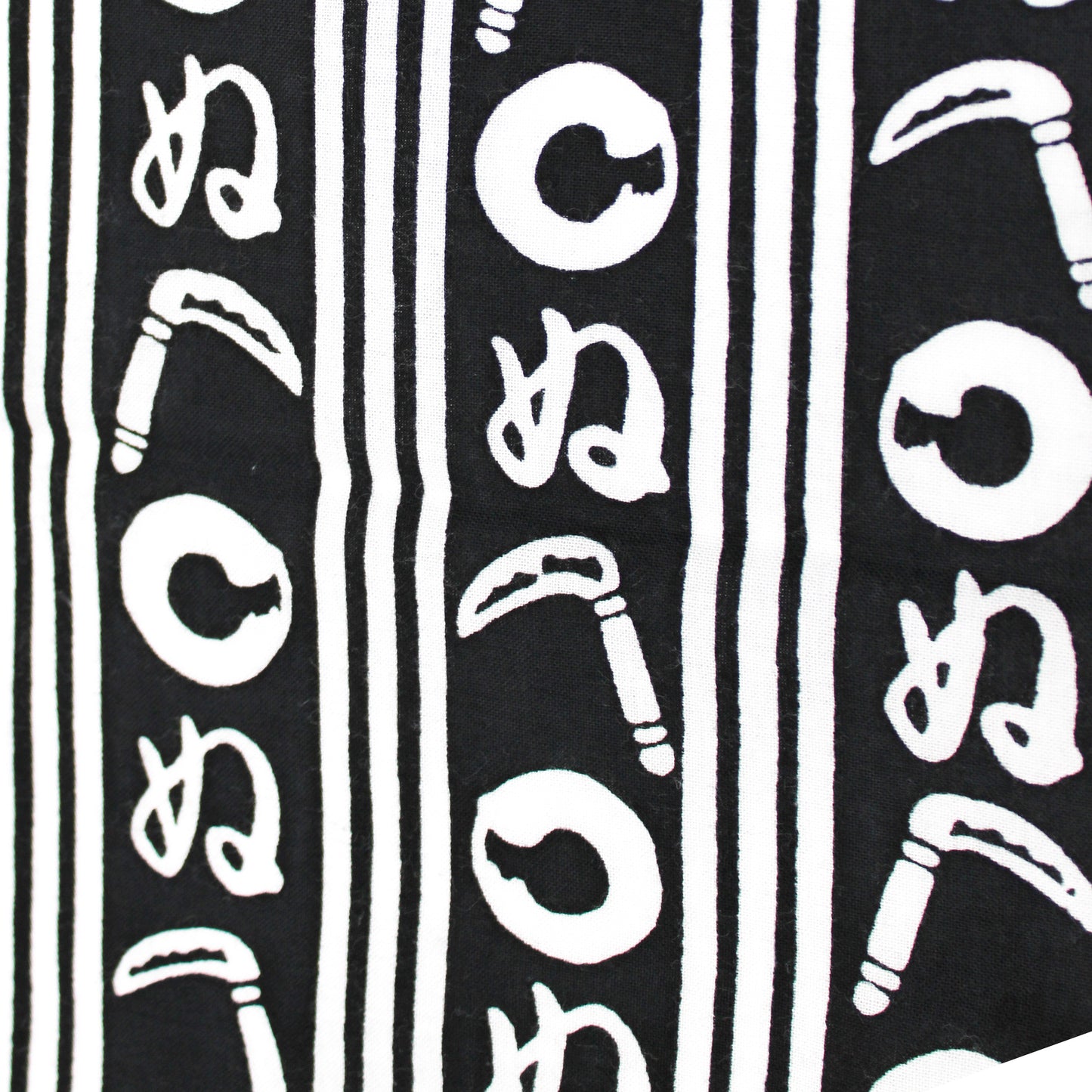 hand wiping (a towel) Kamawanu L