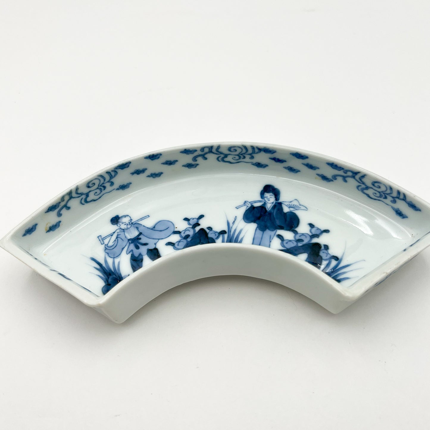 VINTAGE Medium Plate A