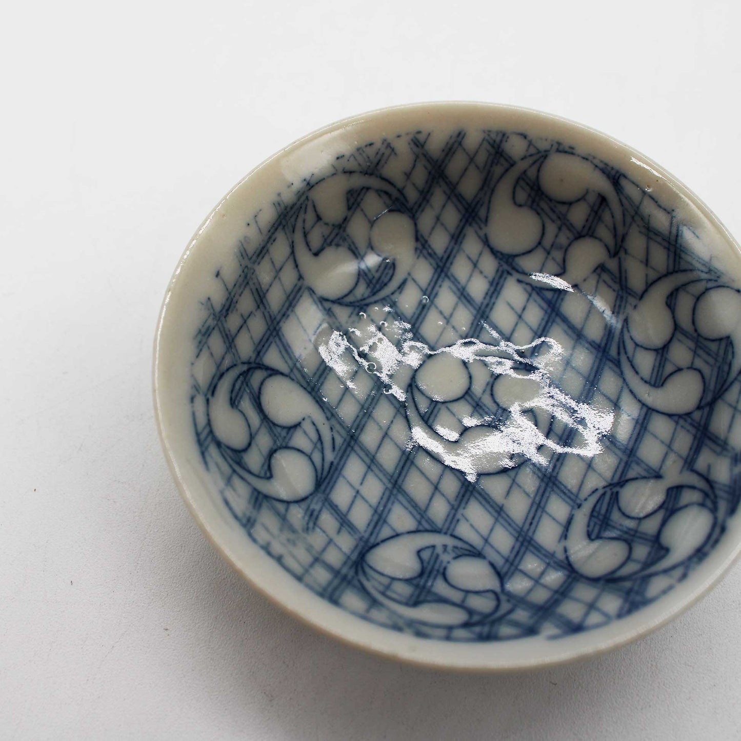 ANTIQUES Small plate D_512