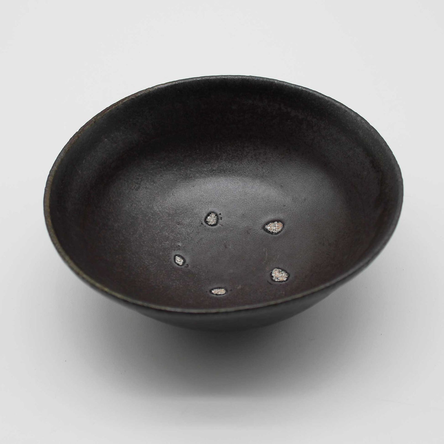Black glaze rice bowl 57A_Kanata Shisama