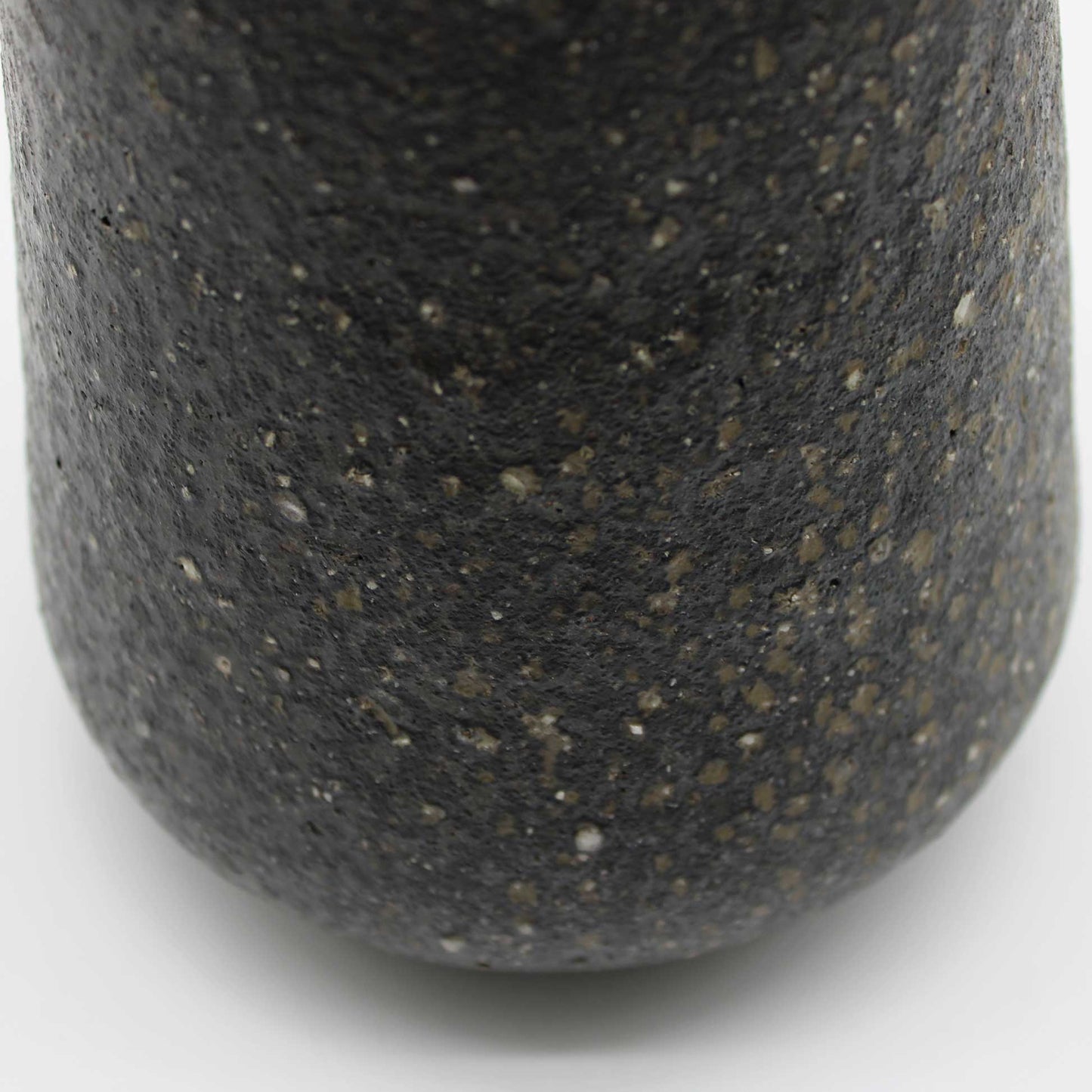 Handbuilt Cylindrical Flower Vessel_Souji Tsurumi