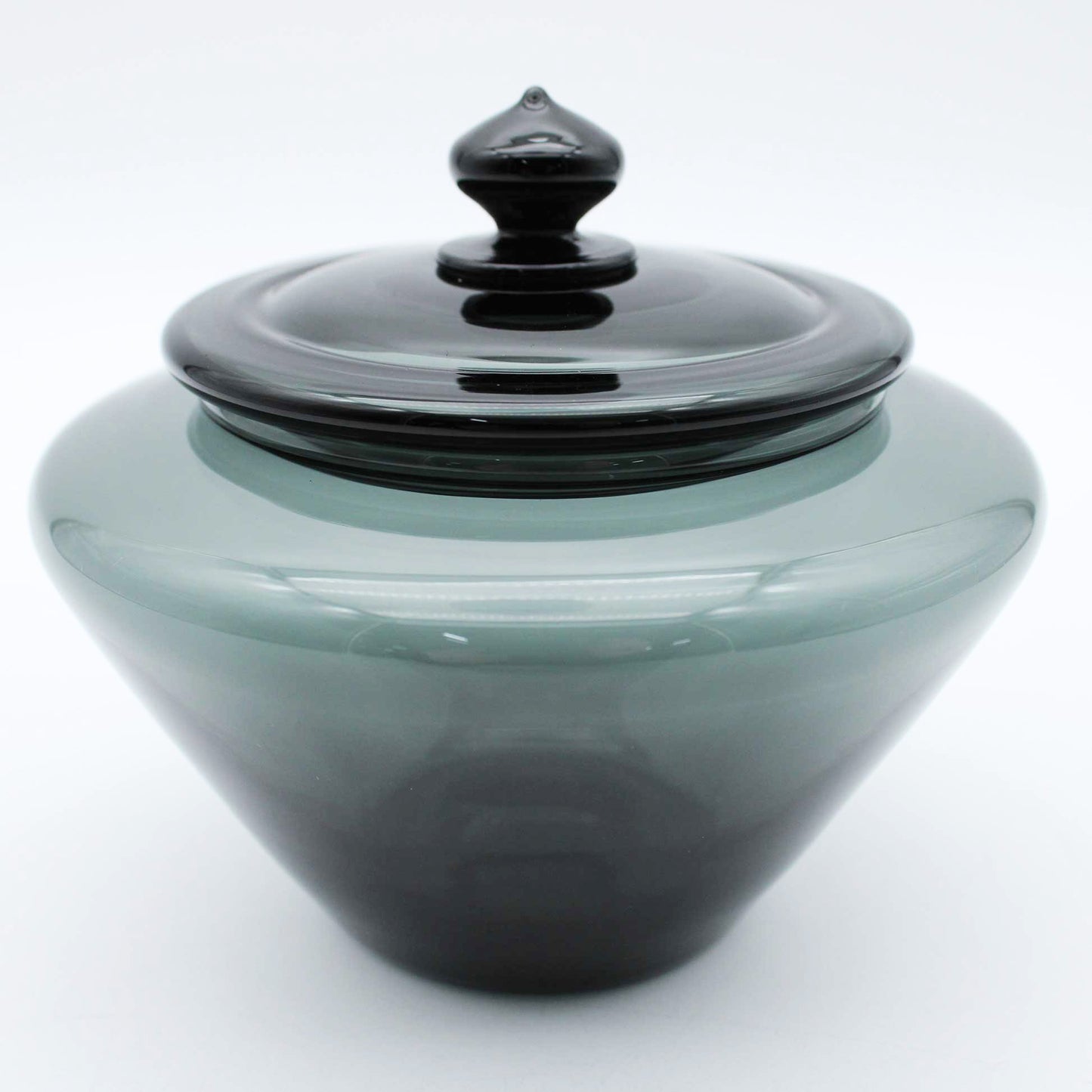 Lidded Bowl Black_Taku Eiki