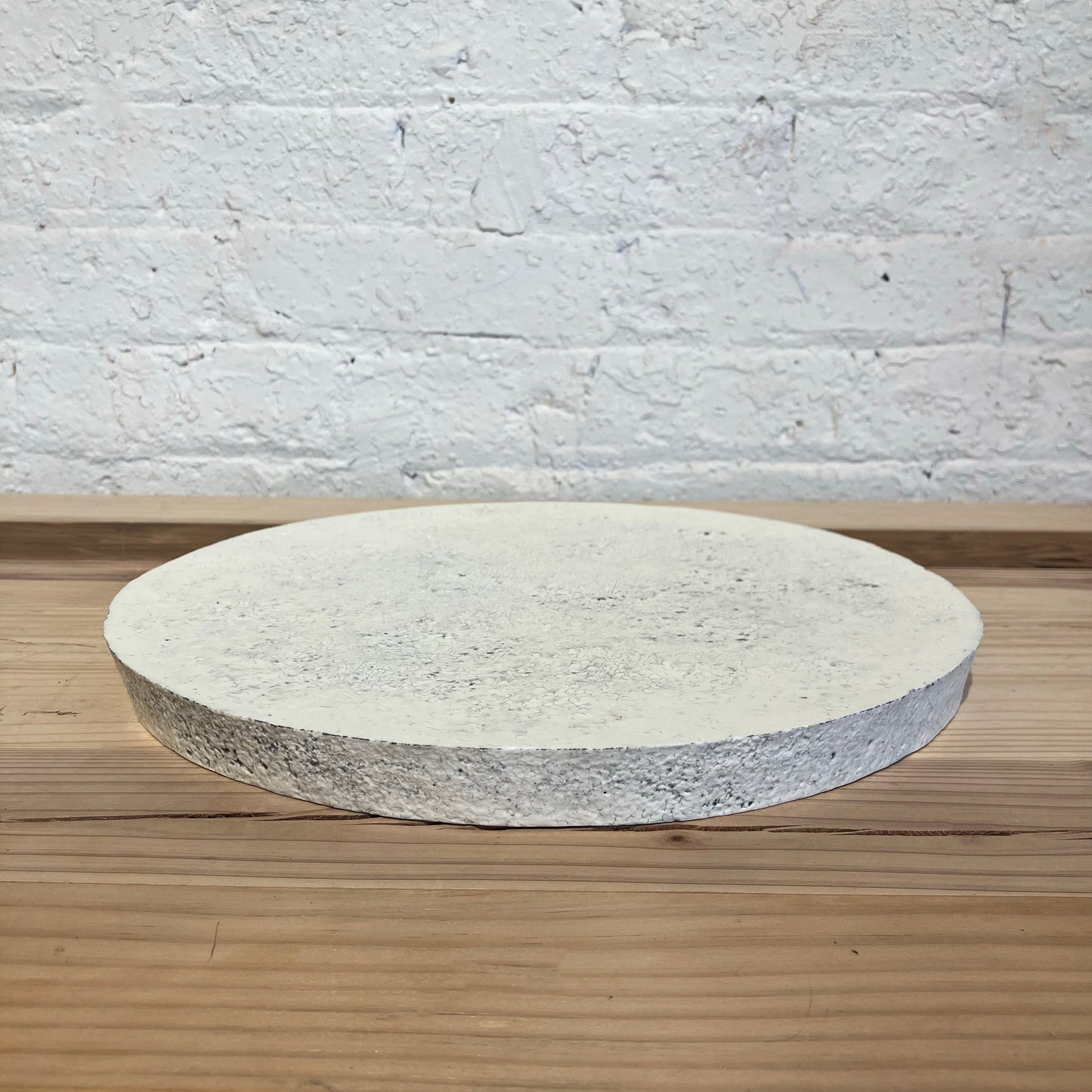 Takuya Yokoyama2 Round pedestal dish