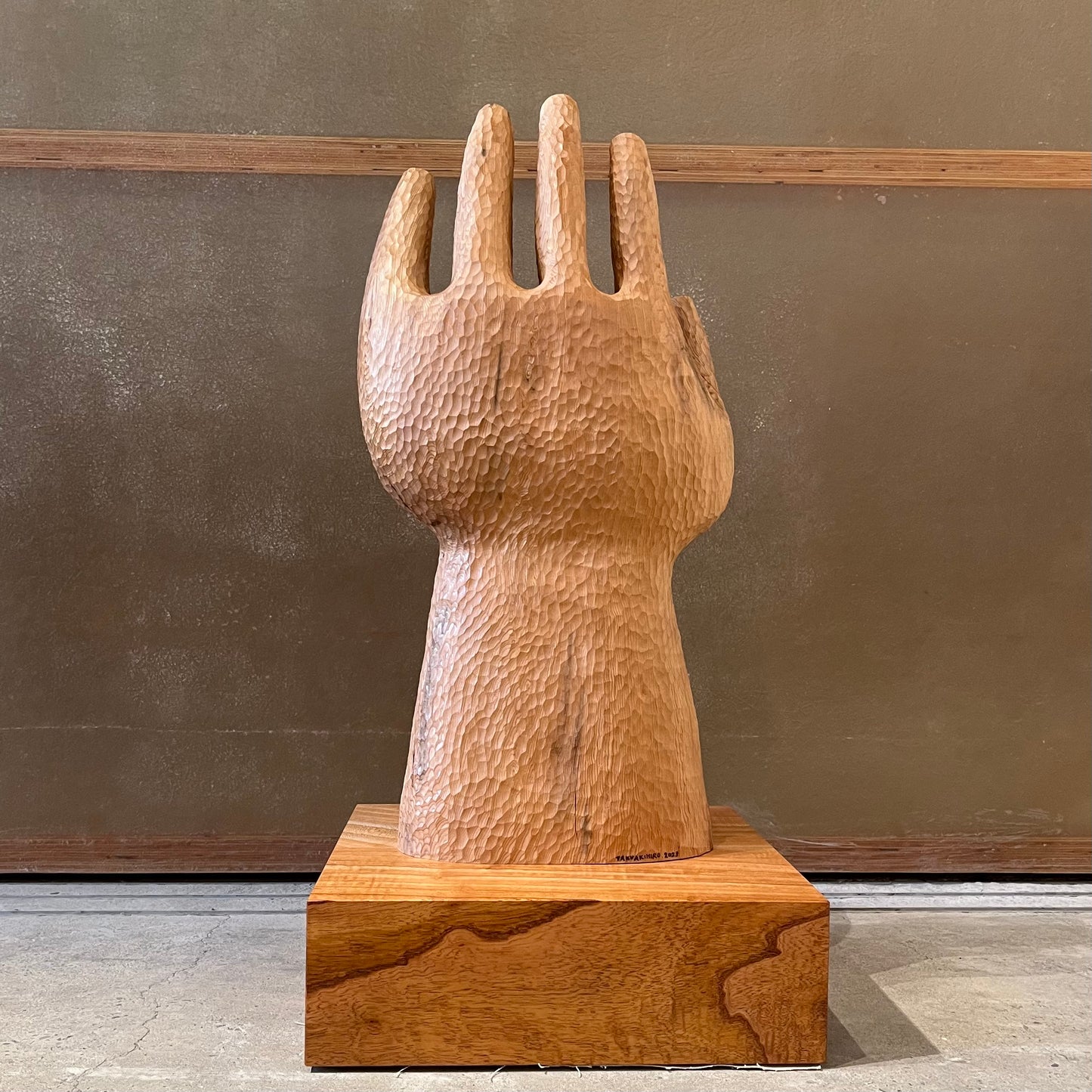 object TENOHIRA (palm (of one's hand)) Akihiro Woodworks