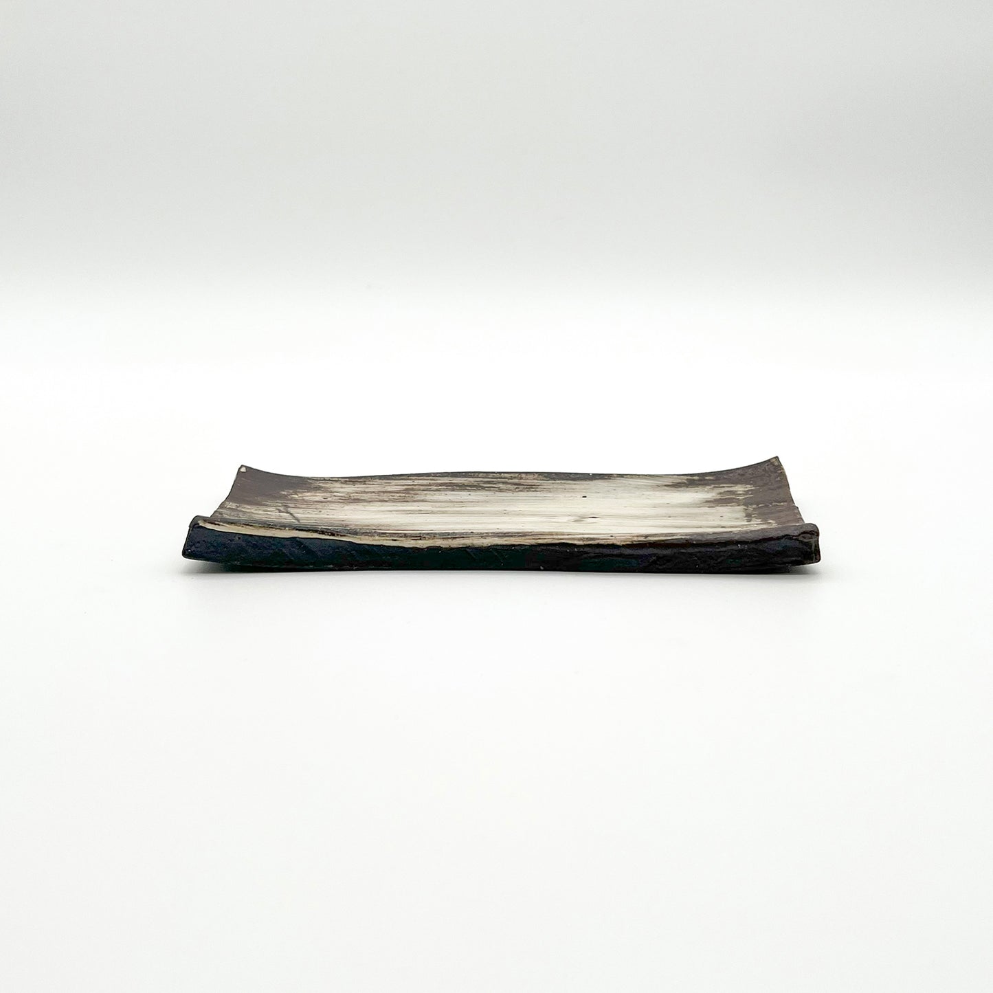 Blushed Flat Plate_Ryutaro Yamada