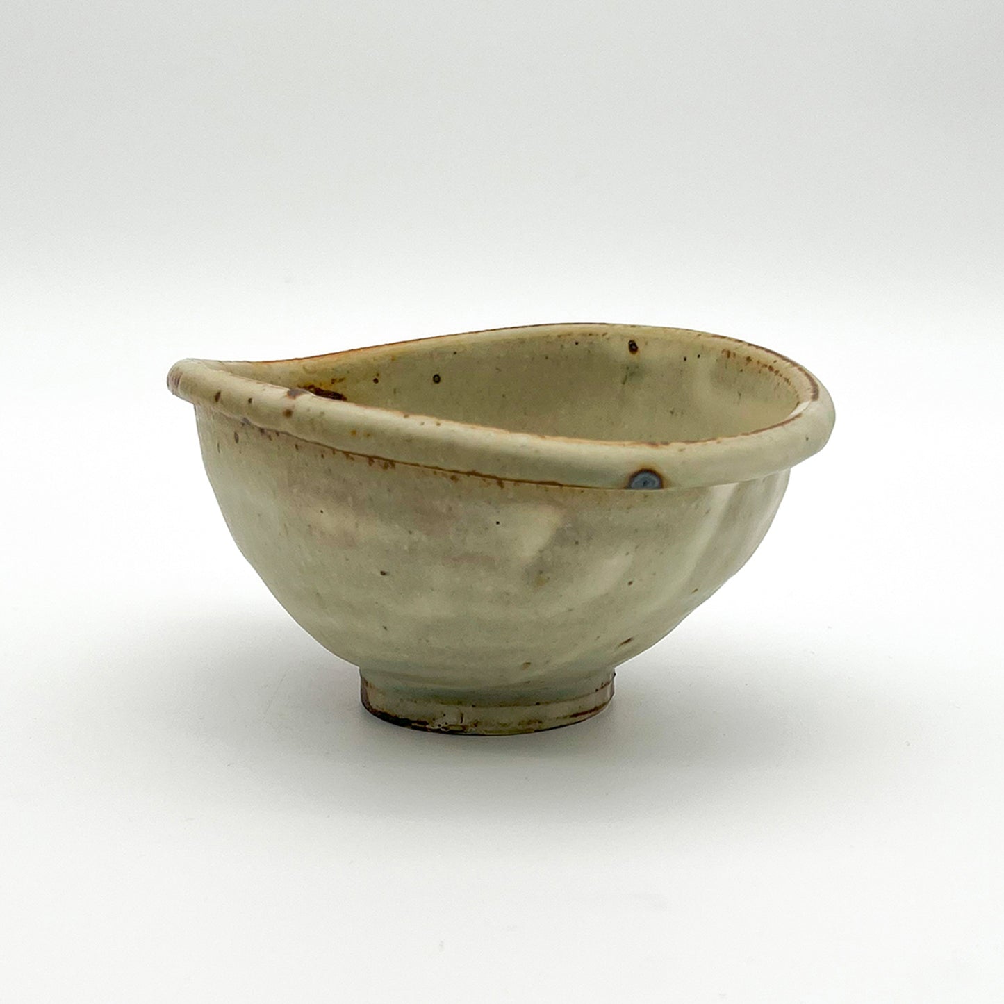 White Glazed Spouted Bowl_Ryutaro Yamada