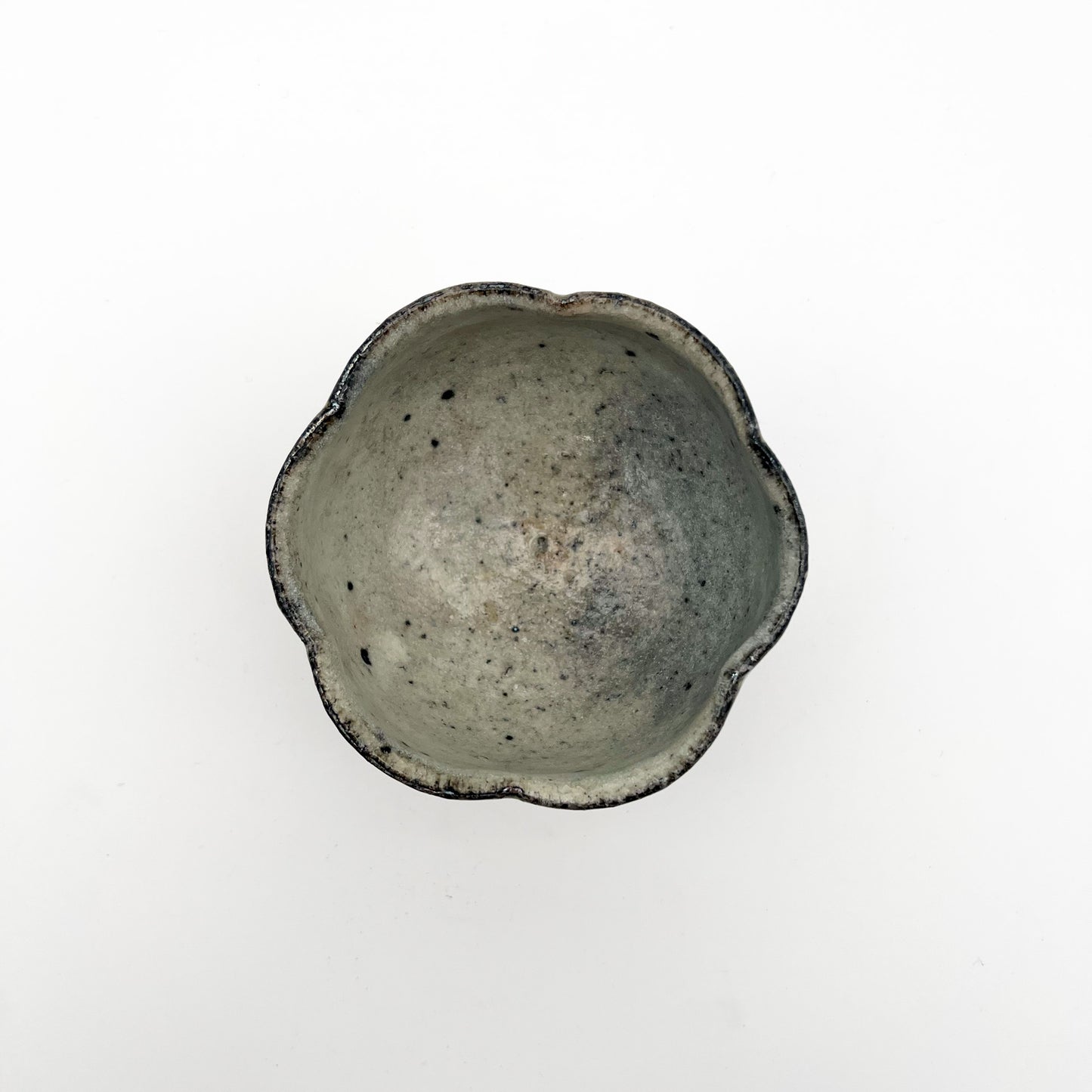BOWL White Glaze Rimmed Flower Bowl N4