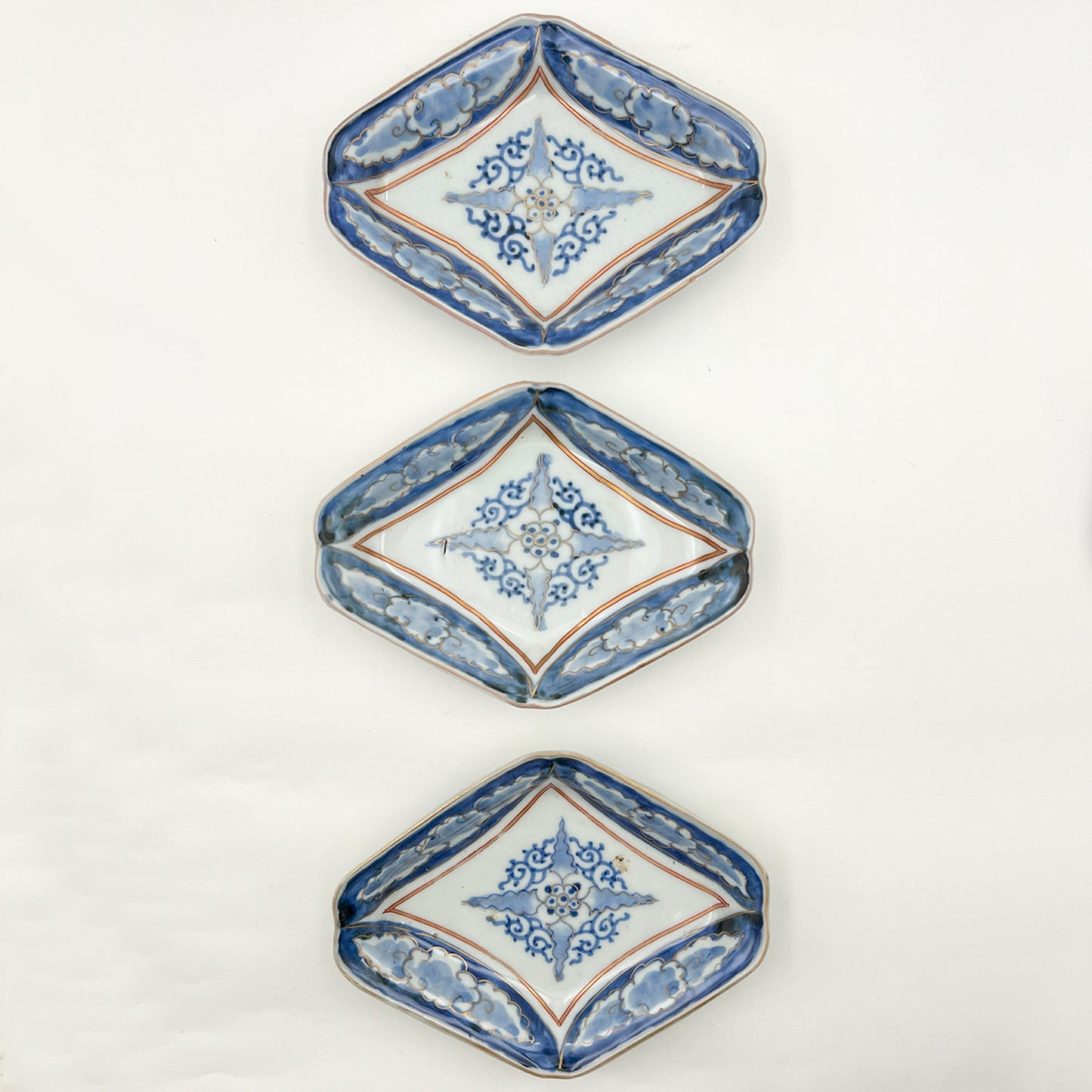 VINTAGE Rhombus Plate