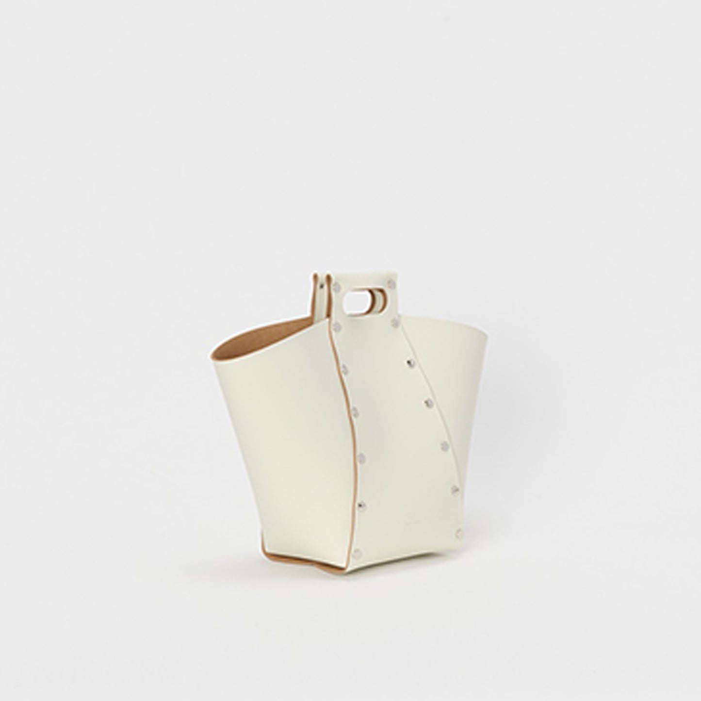 assemble pyramid bag M WH