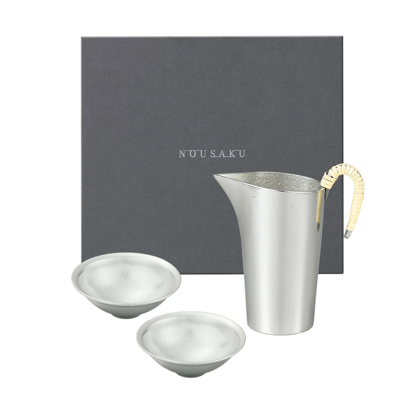 Set of 3_Sake jug and flat cup chirori