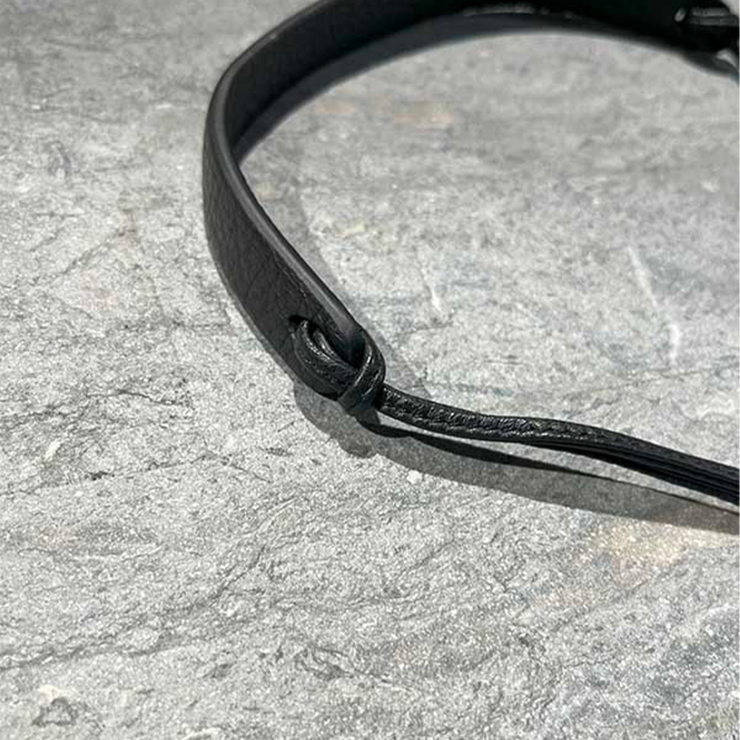 SHOULDER S Black Aeta_PG63