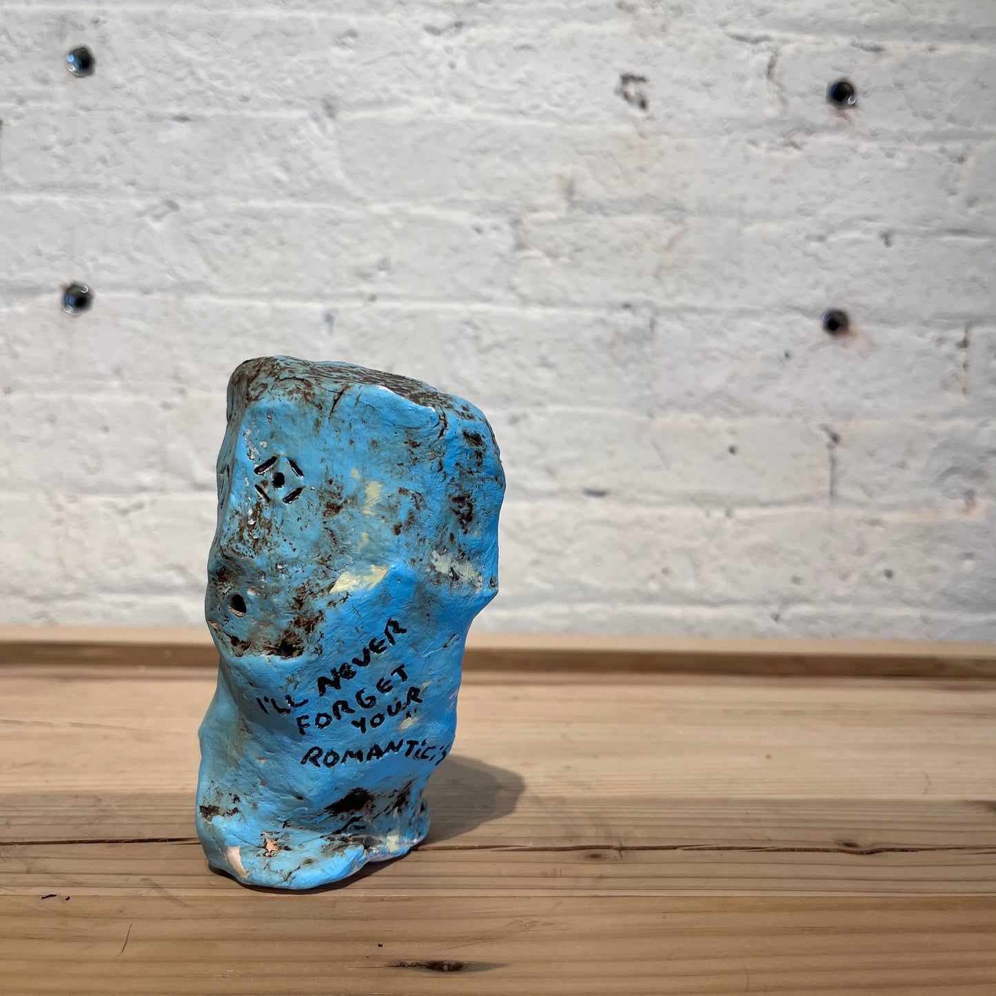 My message statue2