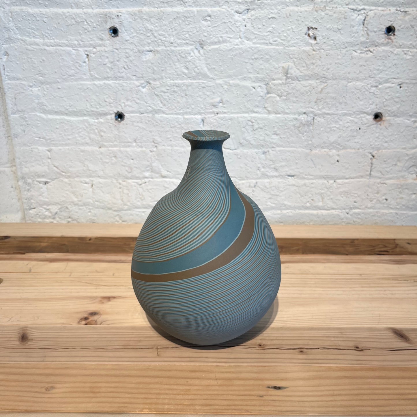 Kutani ware, marbleized flower base1