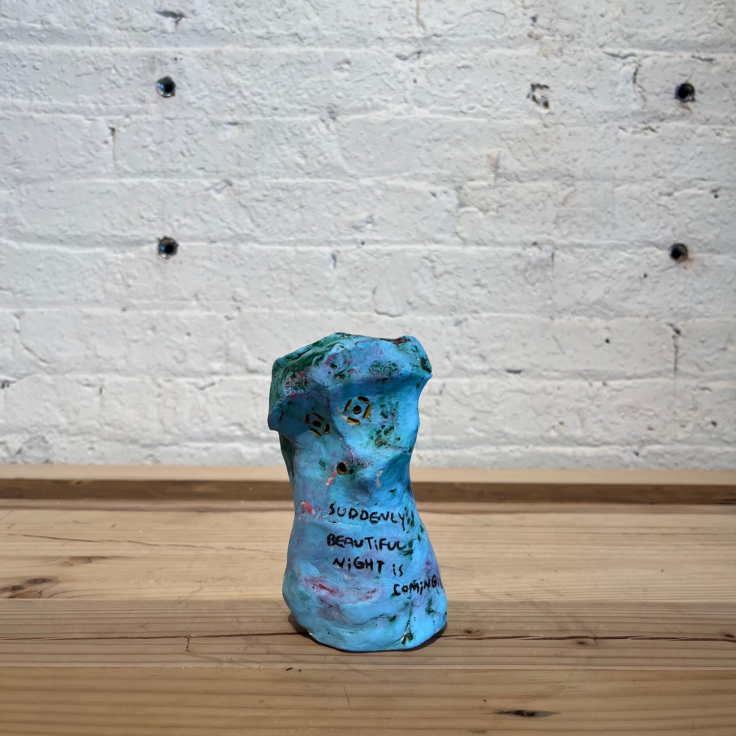 My message statue3