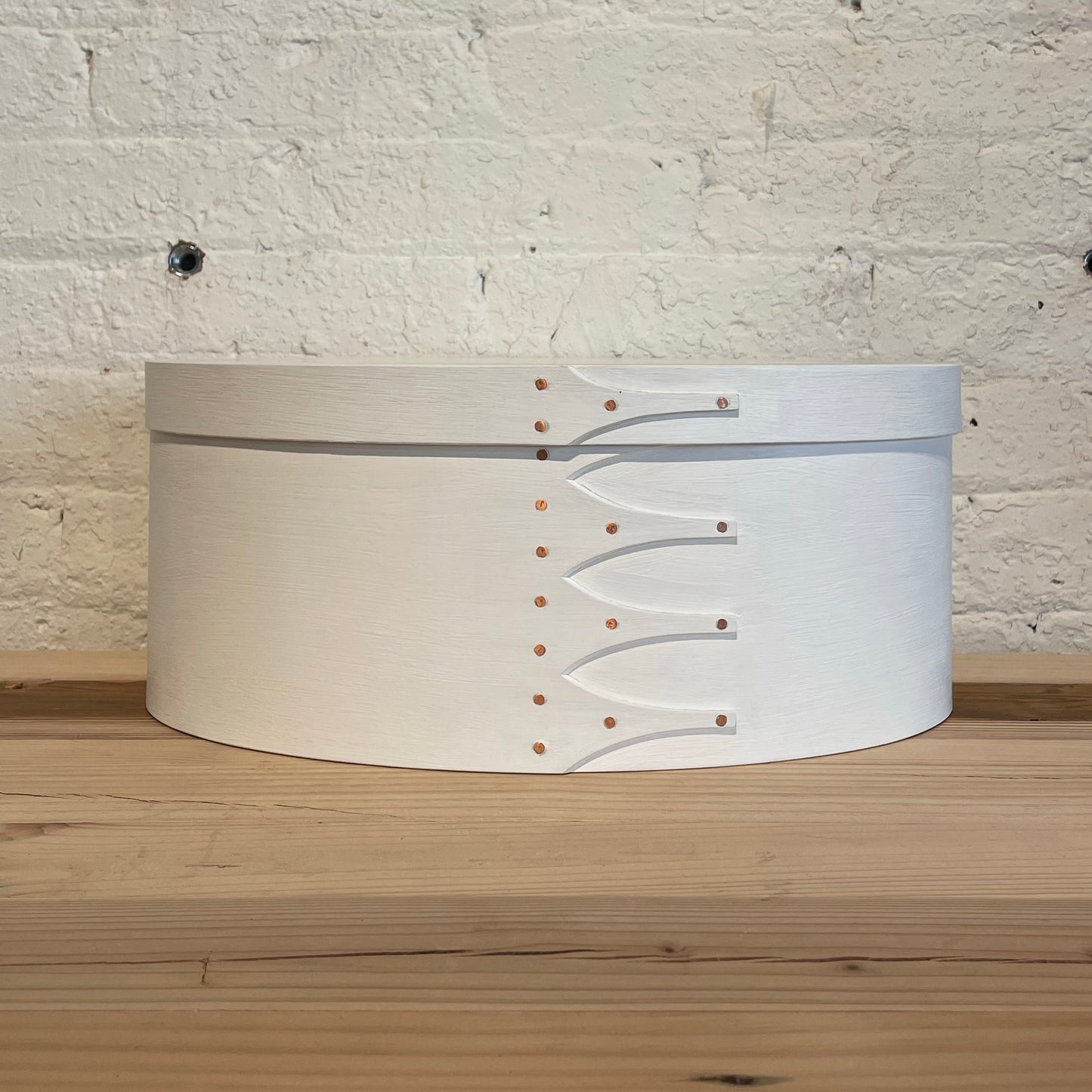 OVAL BOX milkpaint white #8