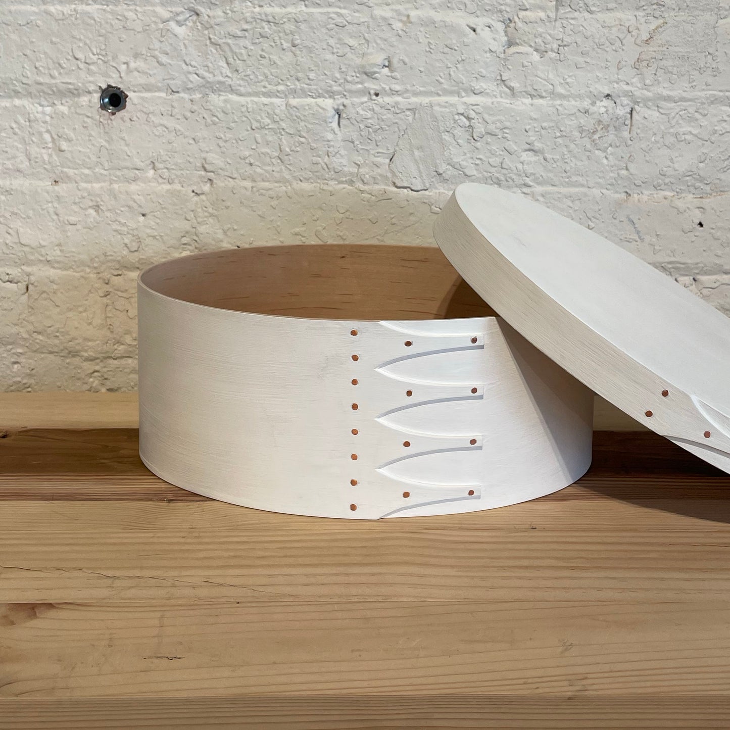 OVAL BOX milkpaint white #6