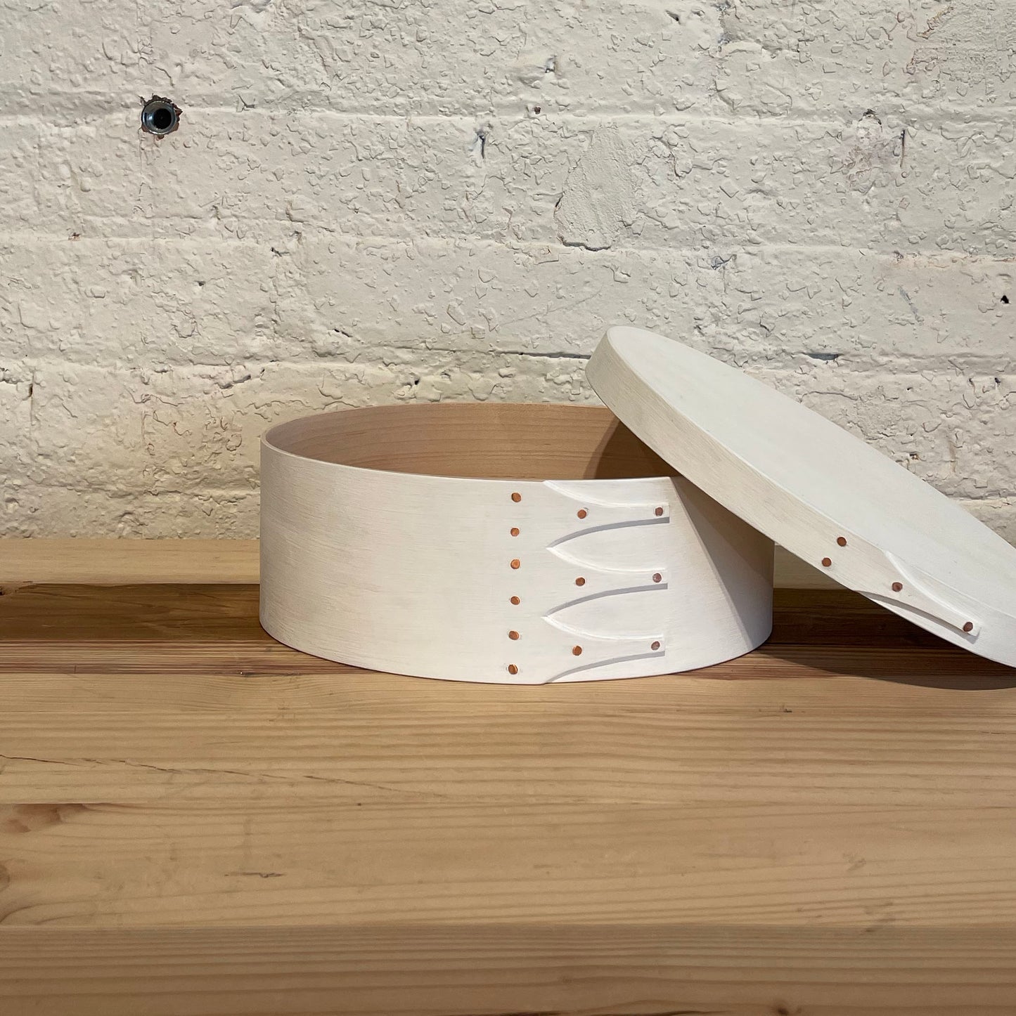 OVAL BOX milkpaint white #4