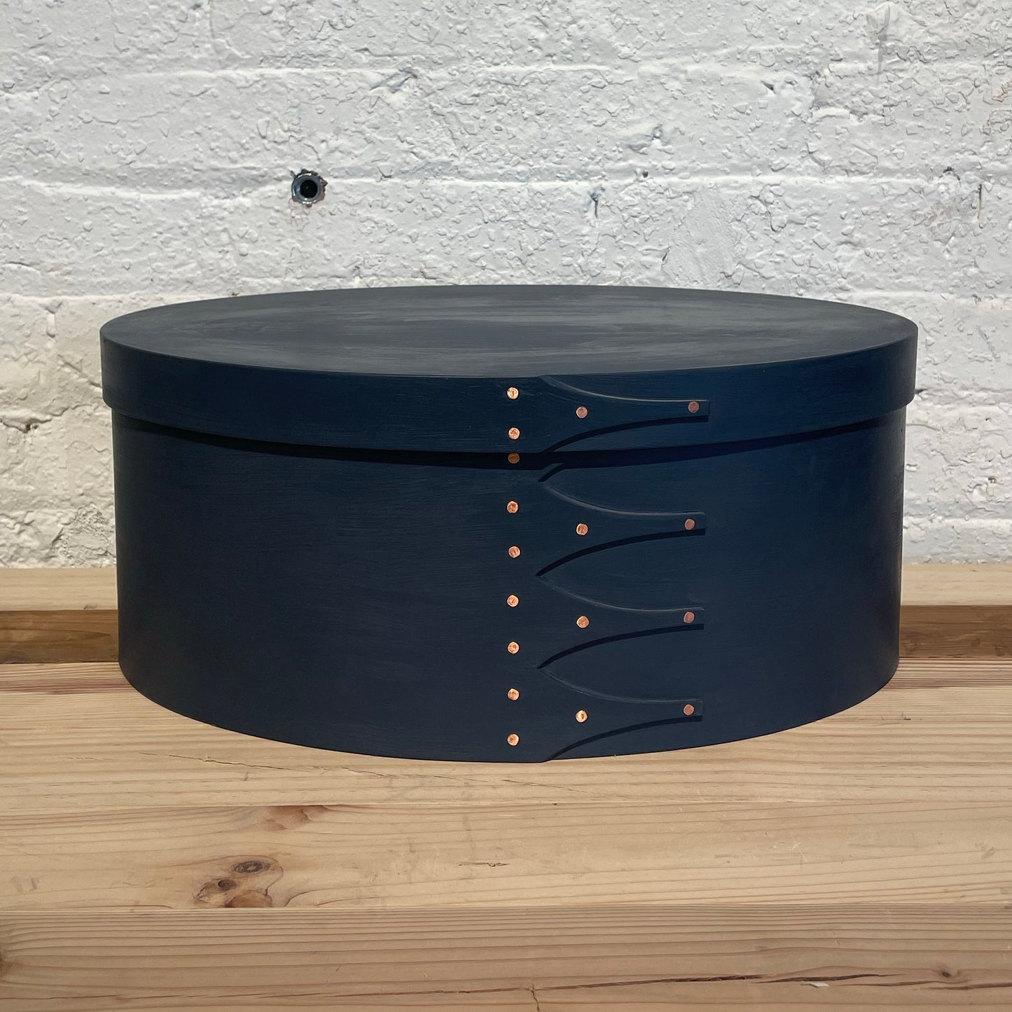 OVAL BOX navy #8