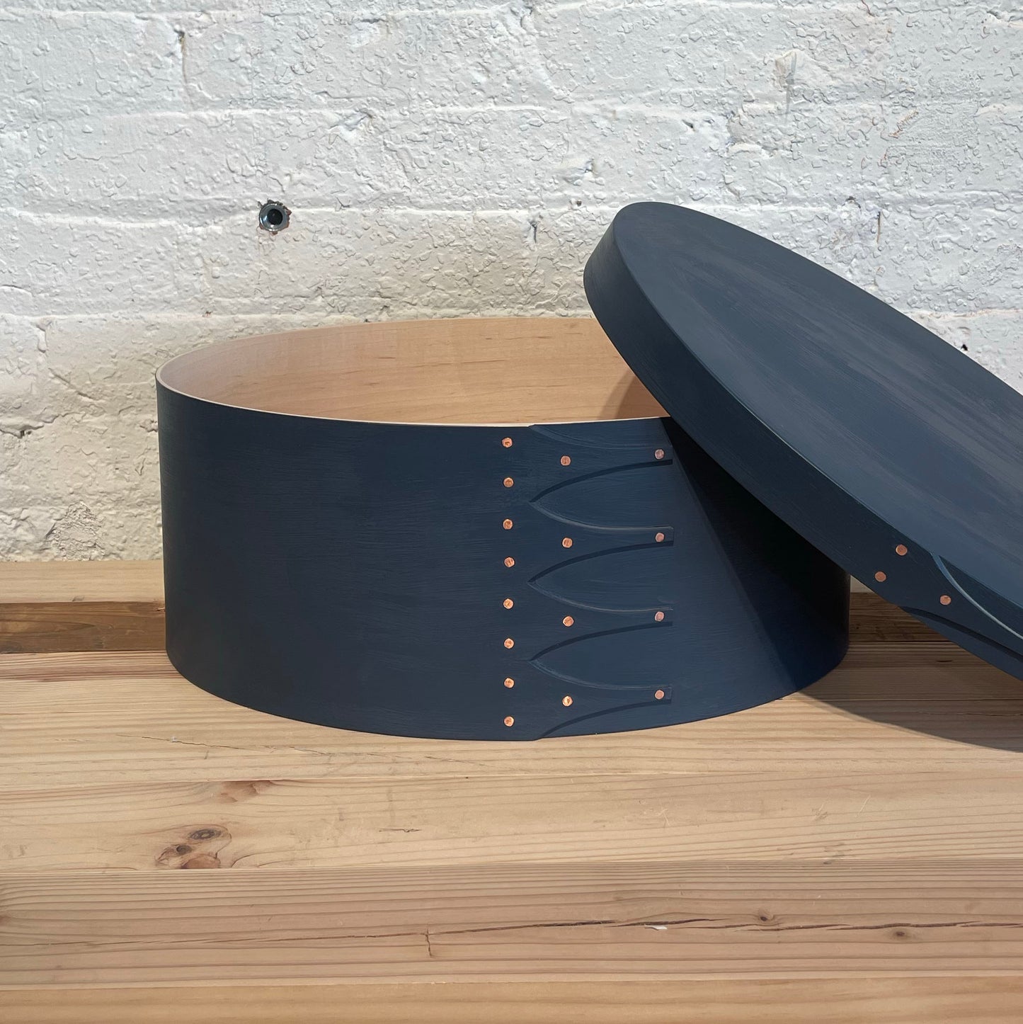 OVAL BOX navy #8