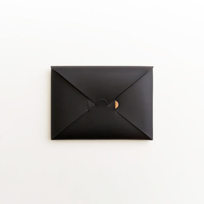 SEAMLESS CLUTCH BAG-M BLACK