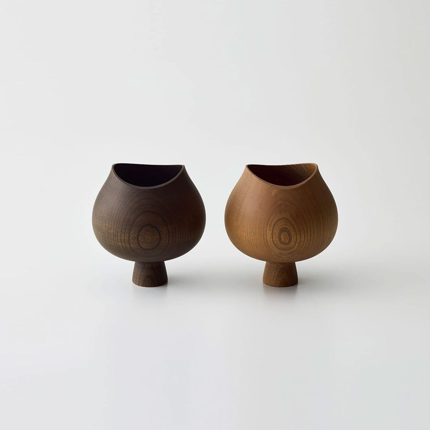 AEKA Object Footed Vase L Black