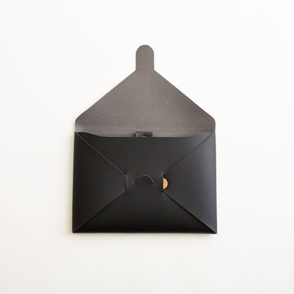 SEAMLESS CLUTCH BAG-M BLACK