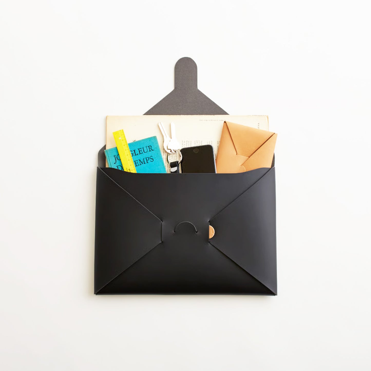 SEAMLESS CLUTCH BAG-M BLACK