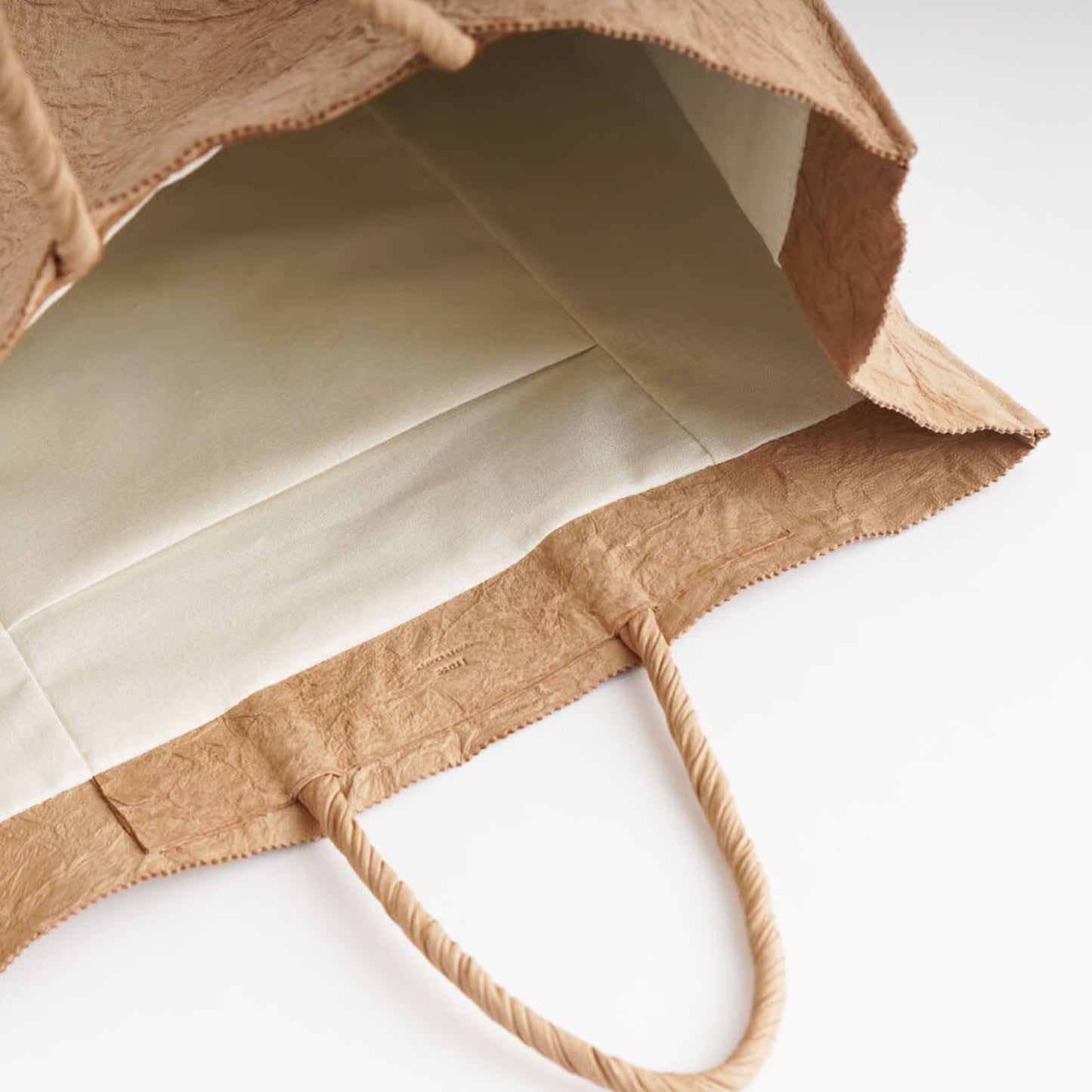 PAPER TOTE BAG  L L.BROWN