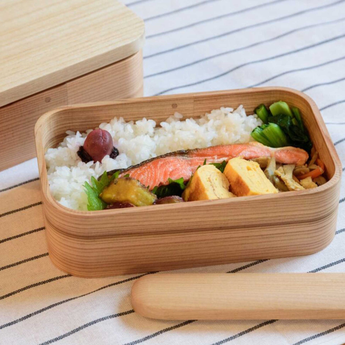 Mitsuboshi Bento Box 600ml