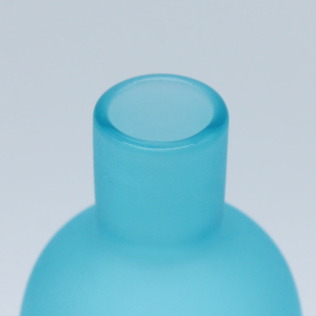 Frost vase Tall Light blue