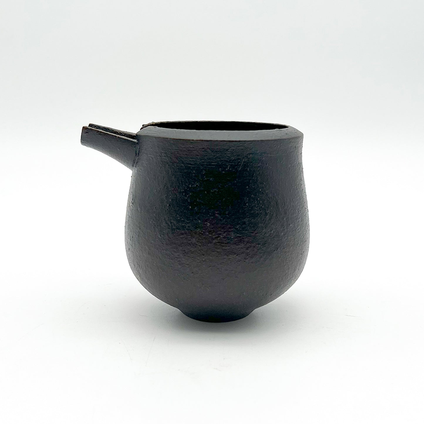 Bell-Shaped Spouted Bowl BK