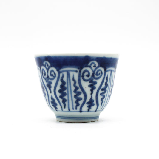 ANTIQUES Tea Cup 55F