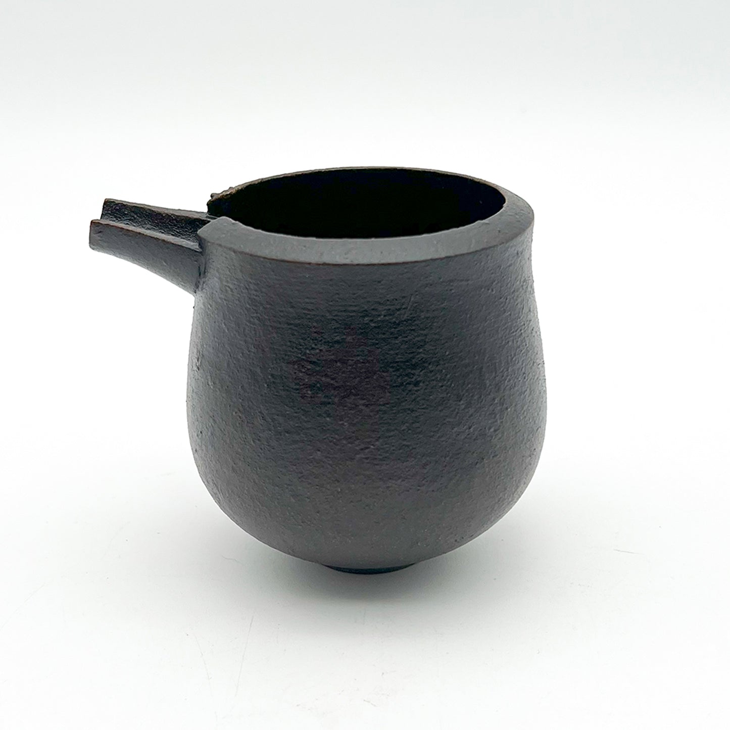 Bell-Shaped Spouted Bowl BK
