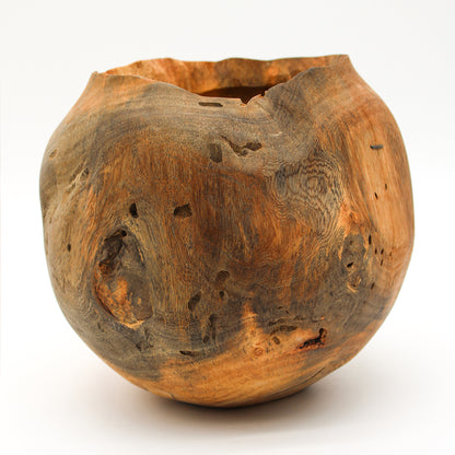 Flower Vase B_Yuriko Nishiishigaki