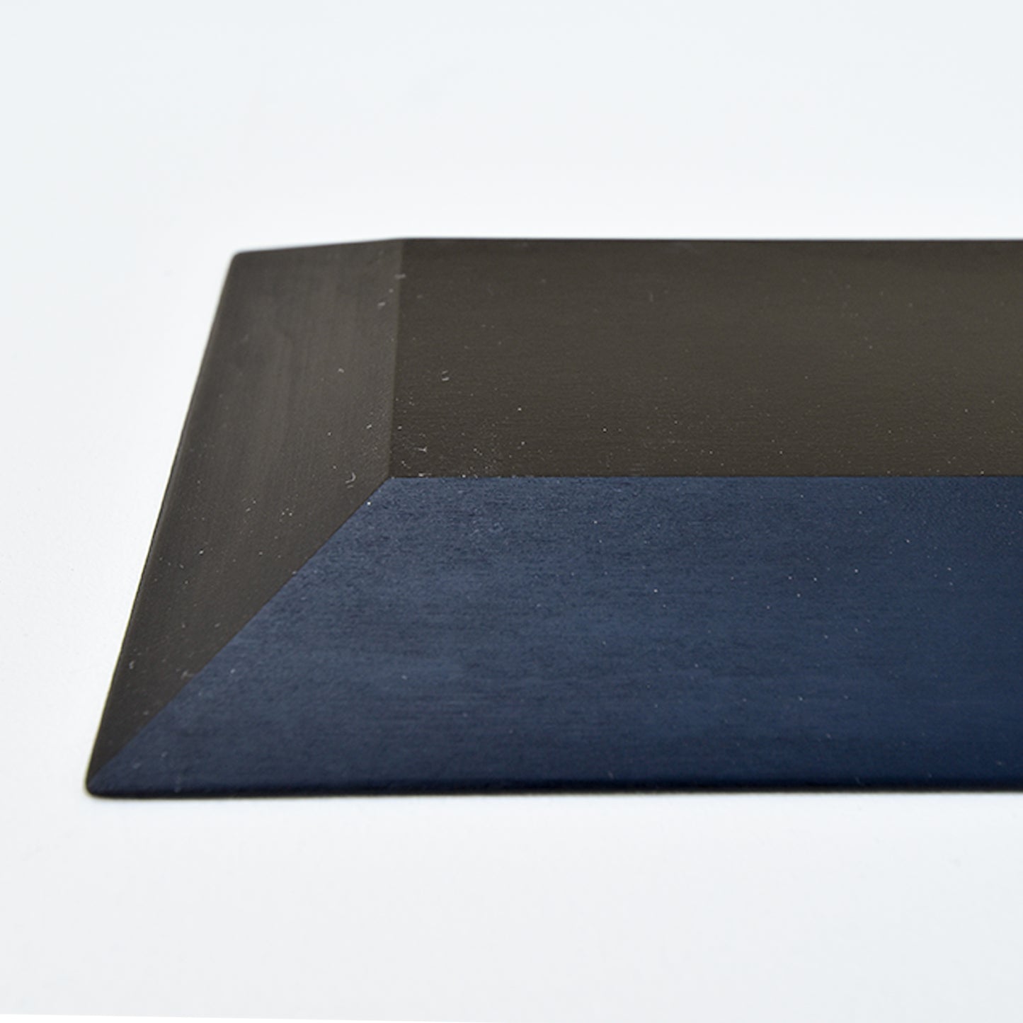 VERTICAL PLATE L Black