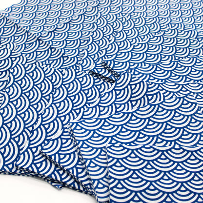 hand wiping (a towel)　Blue Ocean Waves (Seigaiha)