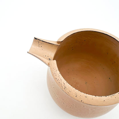 Bell-Shaped Spouted Bowl WH