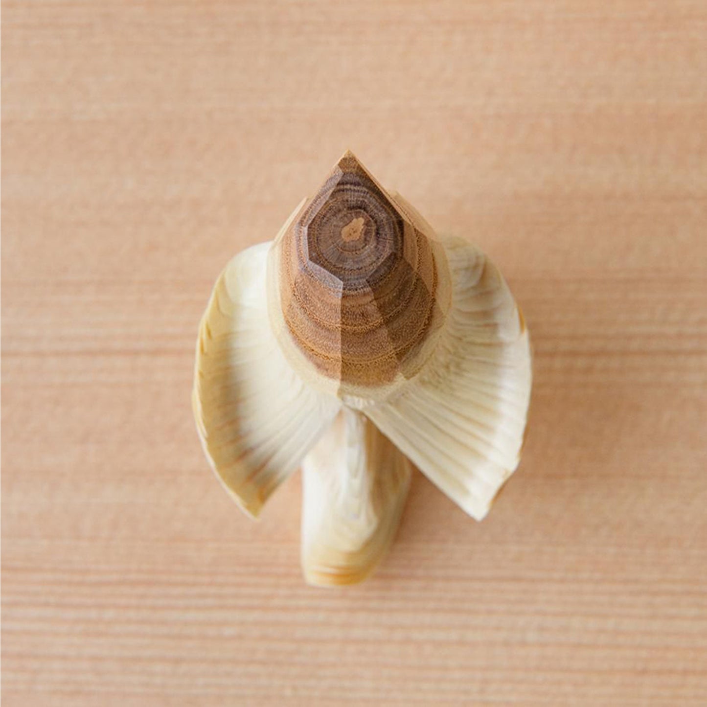 Single-cut wood carving hawk