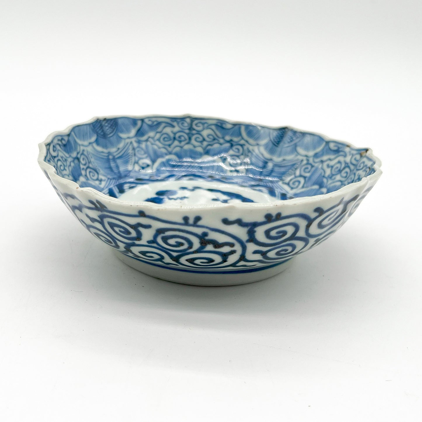 ANTIQUES Medium bowl 55A