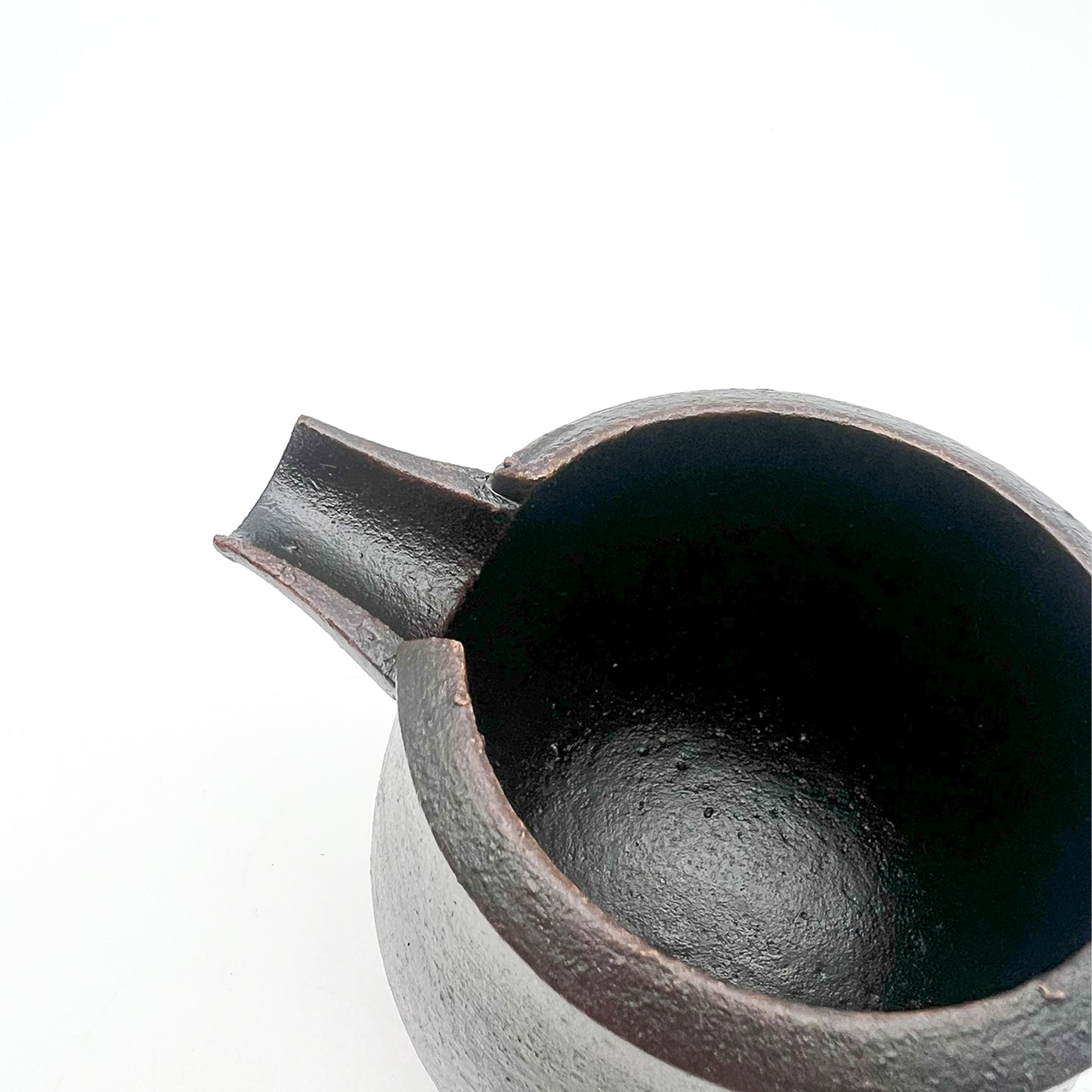 Bell-Shaped Spouted Bowl BK