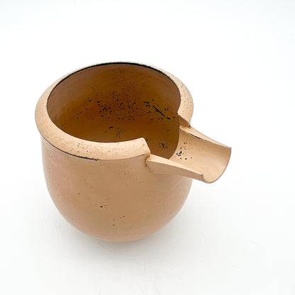 Bell-Shaped Spouted Bowl WH