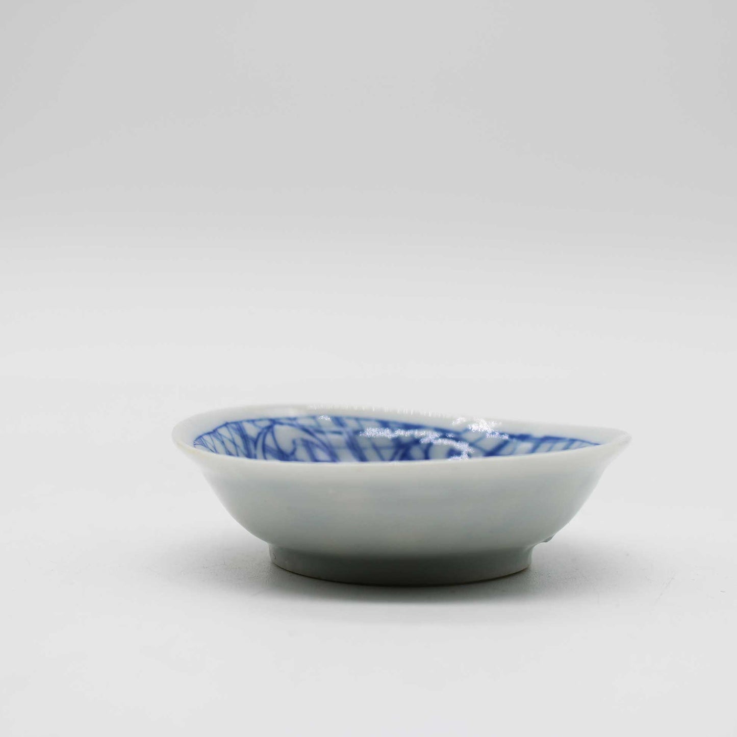 ANTIQUES Small plate D_512