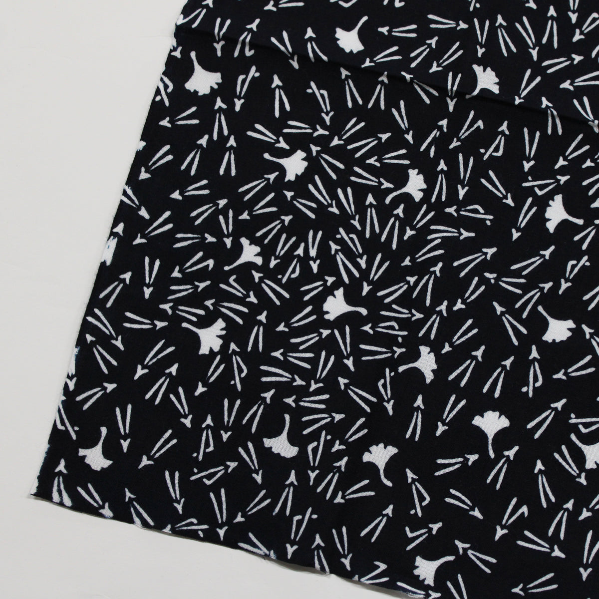 Hand wiping (a towel) Fukiyose motif