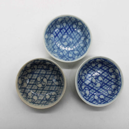 ANTIQUES Small plate D_512