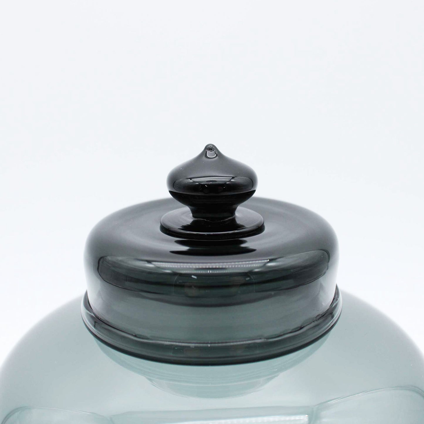 Lidded Bowl Black_Taku Eiki
